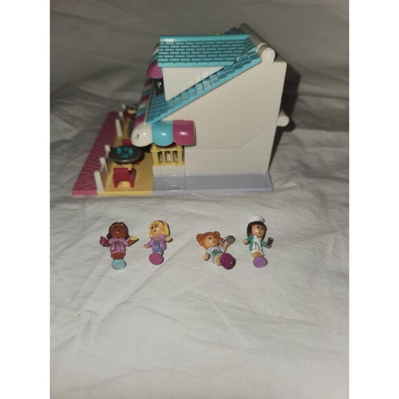 Polly Pocket Vintage 1993 Light Up Pizzeria Bluebird Toys COMPLETE Lights Work! - Picture 5 of 9
